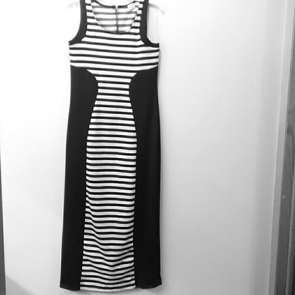 Evogues L Black White Stripe Stretch Maxi Dress
